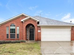 2412 Ensenada Ln, Fort Worth, TX 76108