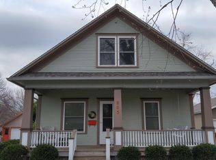 805 W 3rd St, Pella, IA 50219