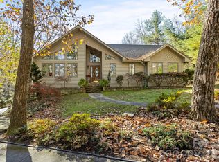 231 Greenleaf Dr, Flat Rock, NC 28731