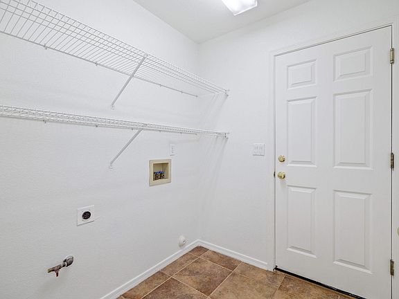 4th image of 1651 W Oliver