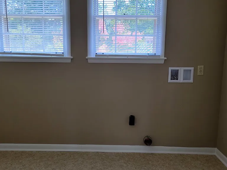 6408 Robinhood Ln NW — Photo 26