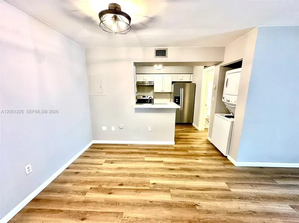 15241 SW 80th St APT 106, Miami, FL 33193