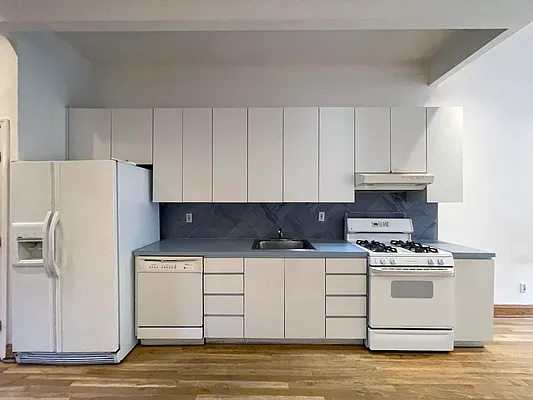 Rented by Bohemia Realty Group | media 4