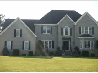 32 Forrest Dr, Poquoson, VA 23662