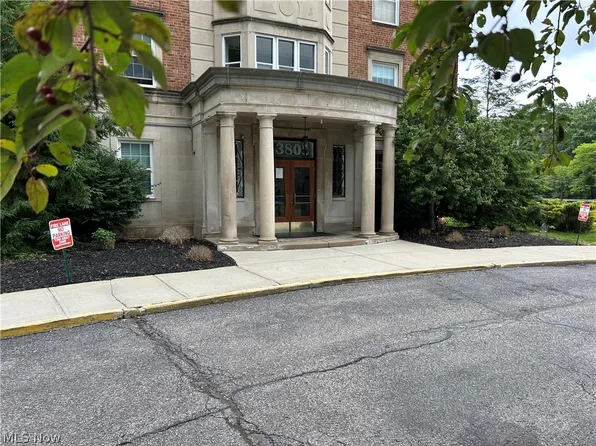 13800 Fairhill Rd APT 503, Shaker Heights, OH 44120