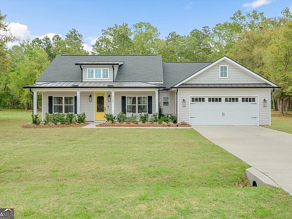 4th image of 1387 Kyles Loop NE