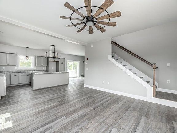 5th image of 473 Center Drive
