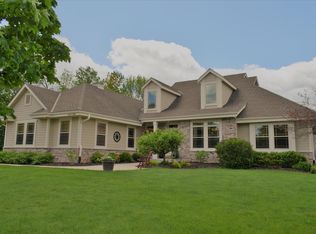 W169N7609 Overlook Trl, Menomonee Falls, WI 53051