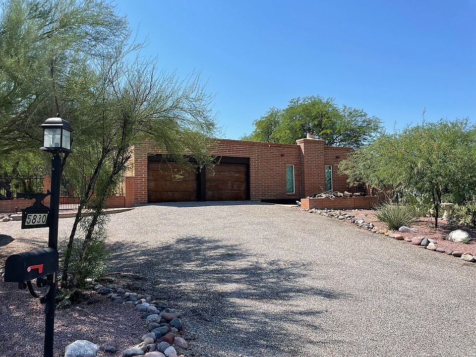 1st image of 5830 E Calle Del Ciervo