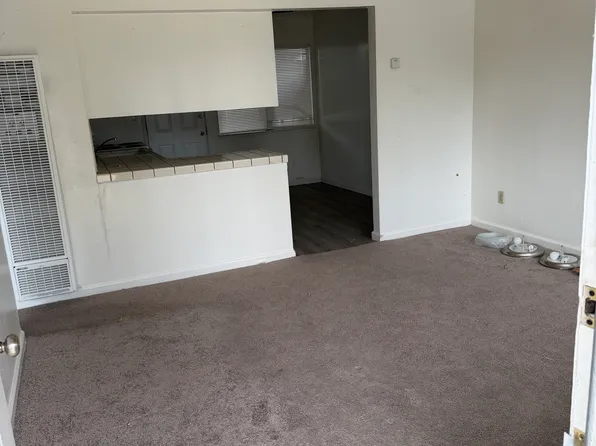 1322 Mono Dr #B, Modesto, CA 95354