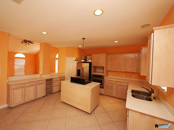4th image of 1710 Palisades Dr