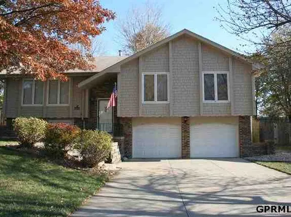 15123 Fieldcrest Dr, Omaha, NE 68154