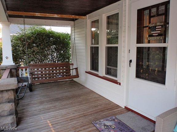 5th image of 230 Stanford Ave