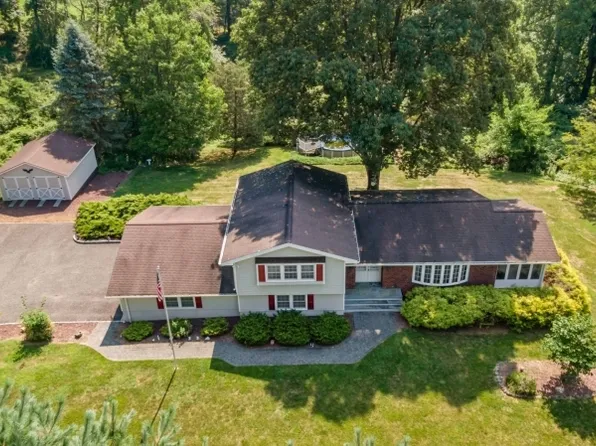 170 Cokesbury Rd, Clinton Twp., NJ 08833