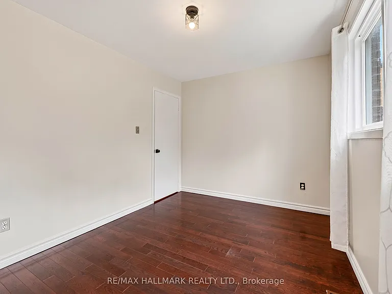 402 Kingston Rd — Photo 14