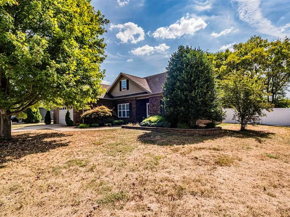 337 Monarchos Ln, Bowling Green, KY 42104