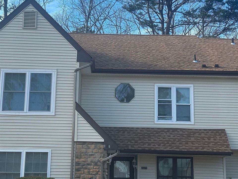 1st image of 3221 Juniper Ct #3221