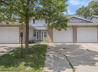 913 Grand Avenue Ct, Marion, IA 52302