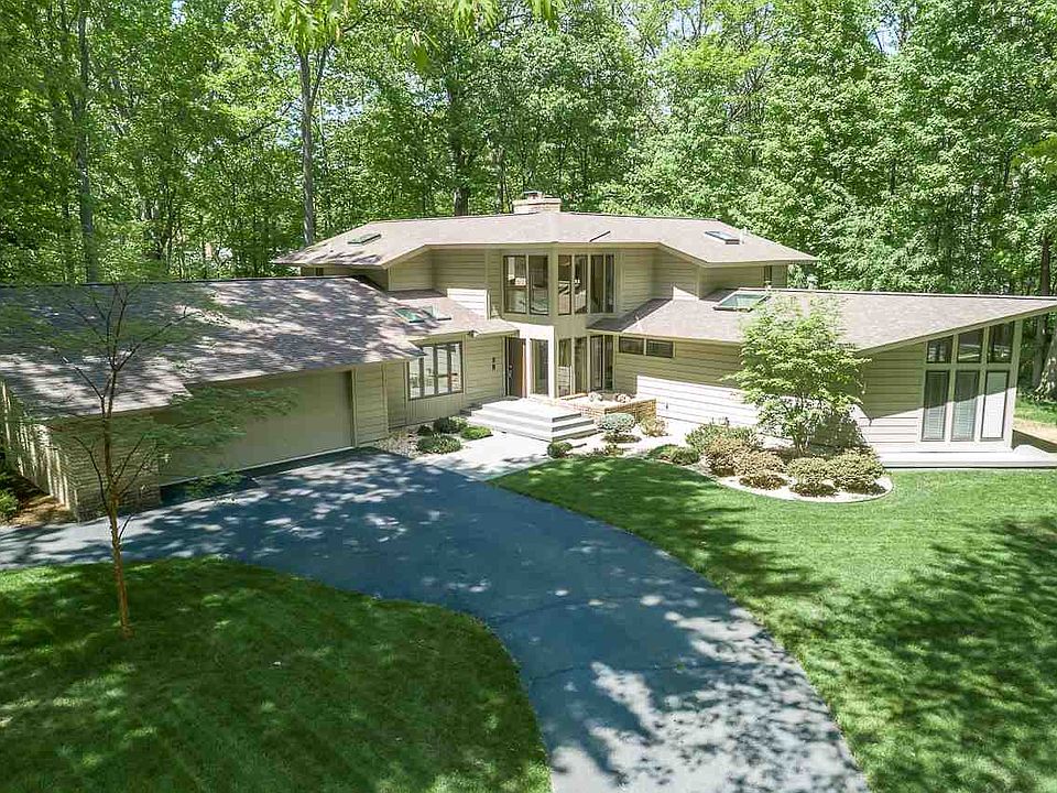 1st image of 4708 Moorland Dr