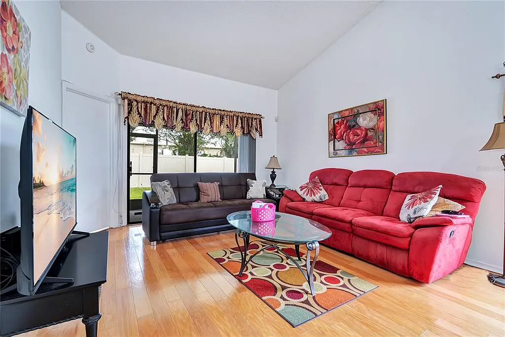 3 bed, 2.0 bath, 1234 sqft, $1,950 — Photo 4
