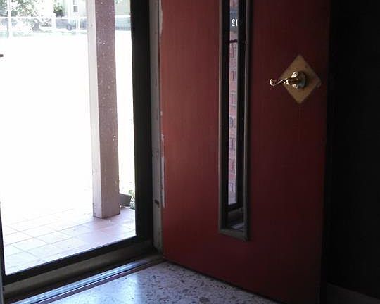 3rd image of 802 Meadow Dr