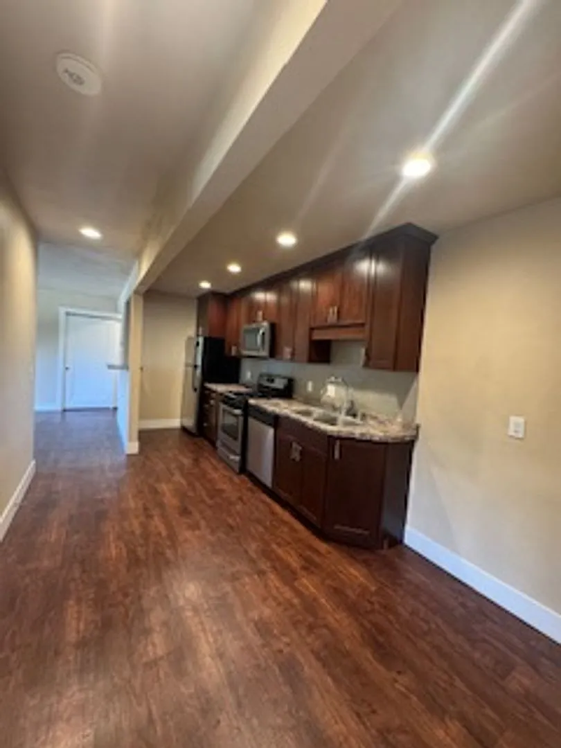 College Street Apartments — Photo 2