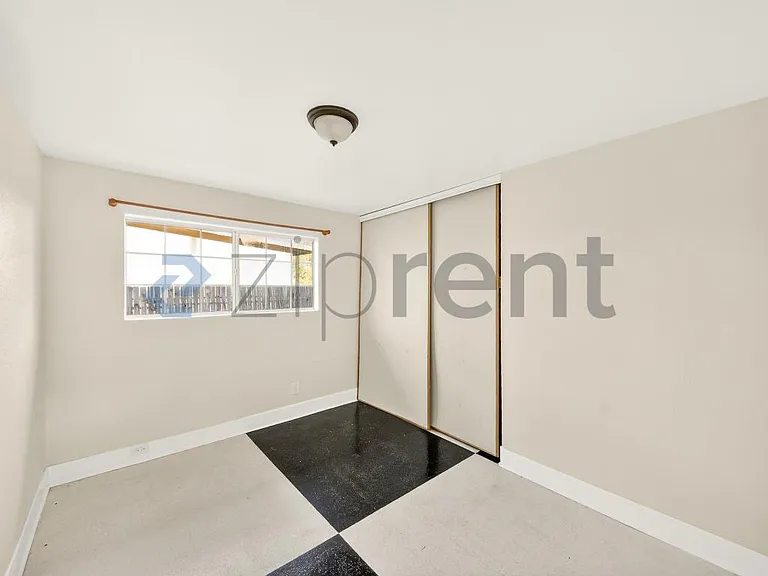 12077 Sand Ave — Photo 9