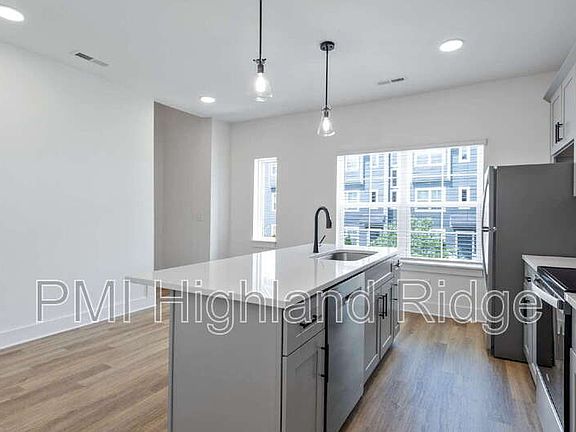 4th image of 700 N Dupont Ave #B2wvx3