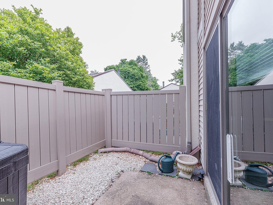 2nd image of 47 Twin Brooks Dr
