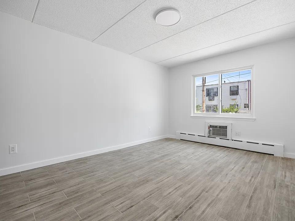 82 Bleecker St #1A