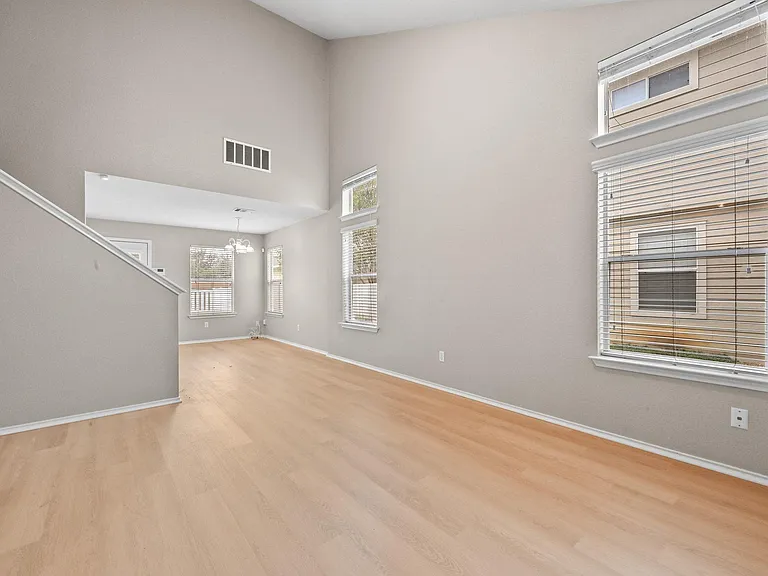 1503 Davis Mountain Loop — Photo 4