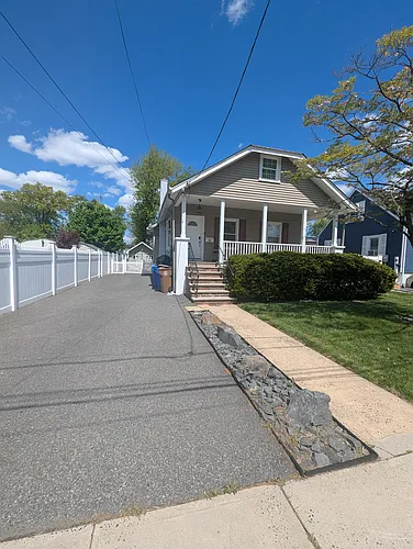 18 Chatham Pl Photo 1