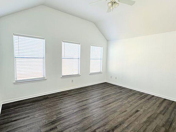 5th image of 2213 Naomi St