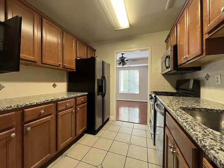 6001 Arlington Blvd #305 — Photo 9