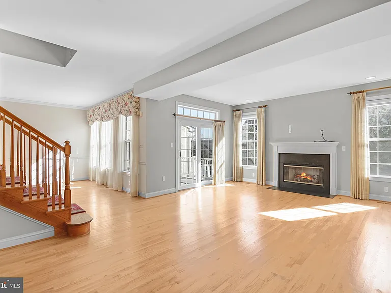 63 Old Barn Dr — Photo 6