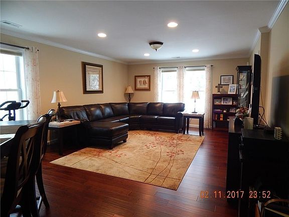 3rd image of 3901 Village Green Cir #3901