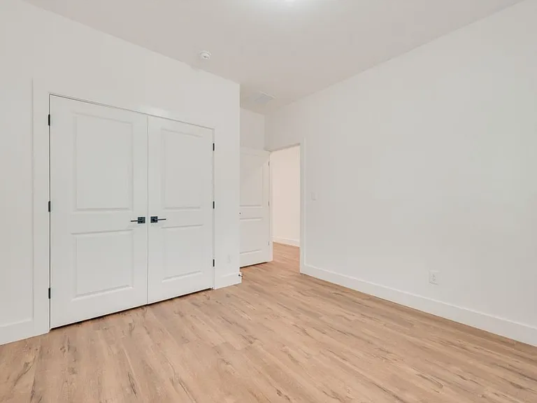 1805 Franklin Ave — Photo 15