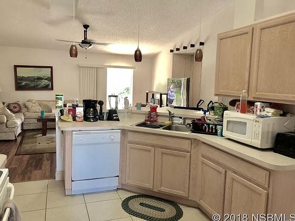 4th image of 2820 Travelers Palm Dr