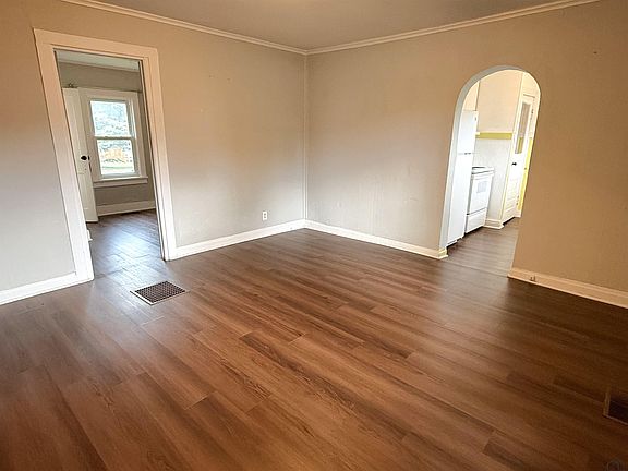 5th image of 2101 Fairbanks St