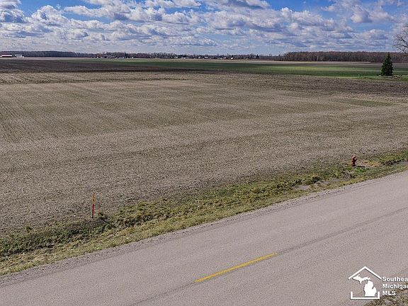 3rd image of E Newburg Rd