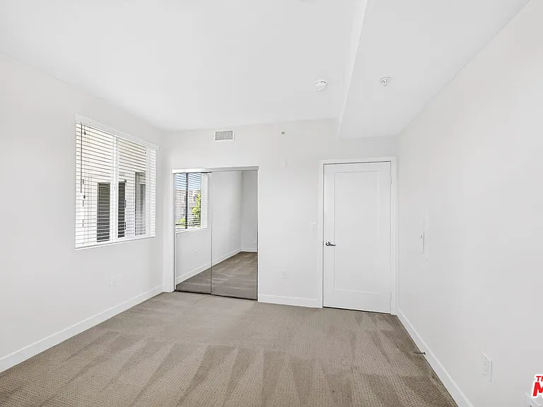 436 S Virgil #313 — Photo 15