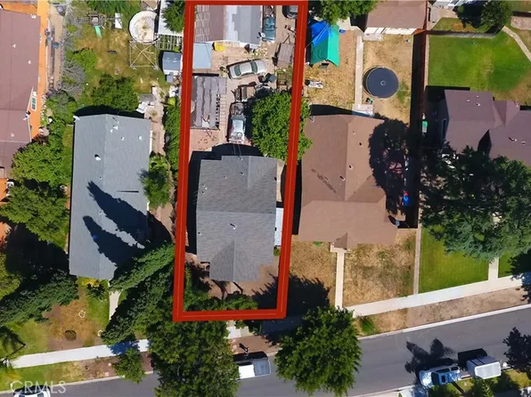 715 Park Ln, Corona, CA 92879