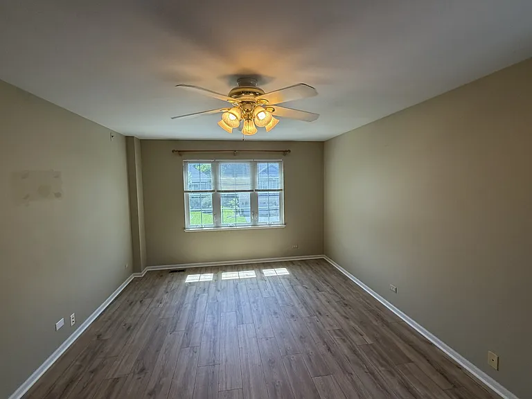 575 Capital Ln — Photo 17