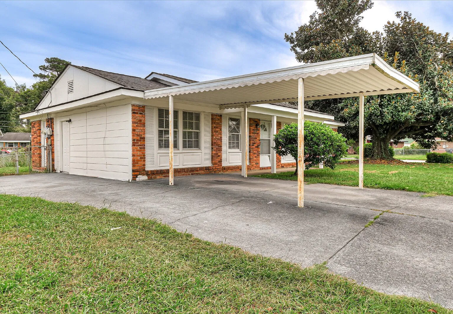3 bed, 2.0 bath, 1350 sqft, $1,435 — Photo 4