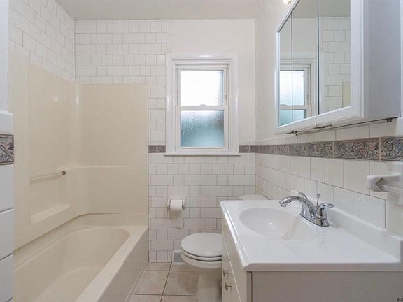 4th image of 11 Deer Path Dr Floor 2