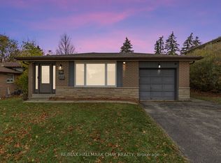 26 Roslyn Rd, Barrie, ON L4M2X6