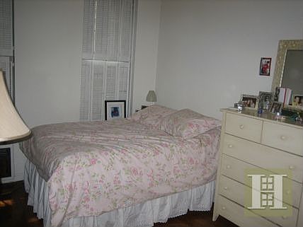 4th image of 308 E 84th St
