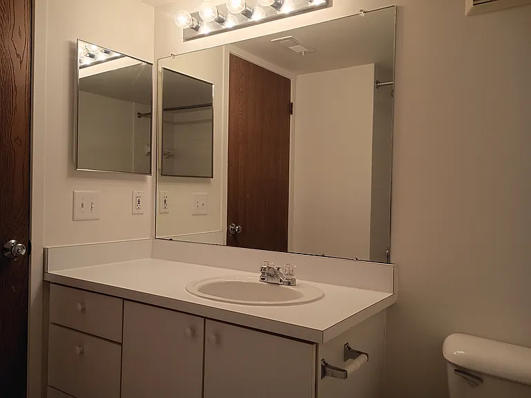 Prentiss Pointe Apartments — Photo 287