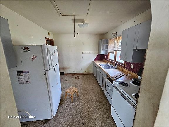 4th image of 901 N 10th St