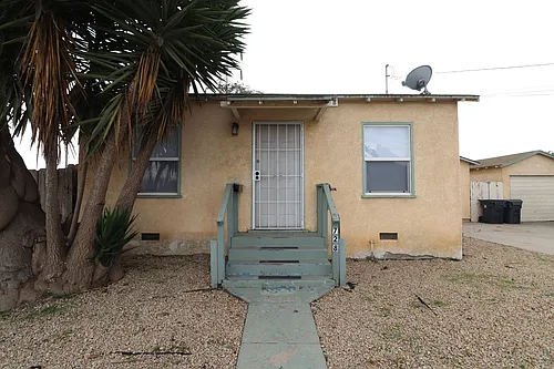 728 W El Camino St Photo 1 728 W El Camino St Photo 1